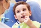 Criança no dentista