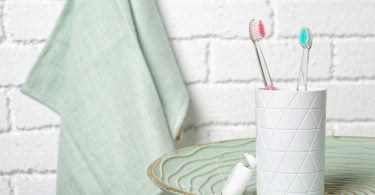 Escova-de-dentes-casa-banho-covid-Saude-Oral