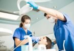 médicos dentistas em consultório