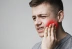 Investigadores pretendem desenvolver sensor de smartphone para detetar dor de dentes