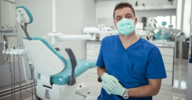 Estudo: Impacto da covid-19 nas práticas de novos médicos dentistas americanos