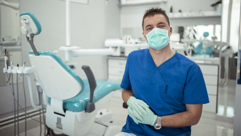 Estudo: Impacto da covid-19 nas práticas de novos médicos dentistas americanos