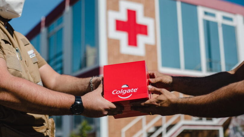 A Colgate entregou à Cruz Vermelha Portuguesa um total de 15 mil produtos de higiene oral, no âmbito da campanha “O sorriso é a nossa força”.