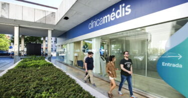 A Clínica Médis afirma ser a primeira clínica de medicina dentária a ser certificada com o selo Five Stars l Save Spot.