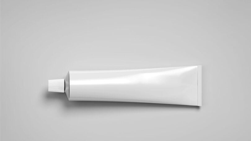 Os tubos de pasta de dentes que não podem ser reciclados ascende aos 300 milhões, por ano, no Reino Unido.