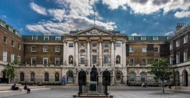 A Kings College London abriu as candidaturas para o “Fixed & Removable Prosthodontics MClinDent”, o curso de medicina dentária restaurativa.