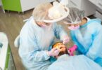 Um estudo da Oral Health Foundation descobriu que a medicina dentária é o serviço de saúde mais atrasado no Reino Unido.