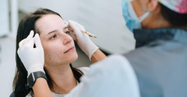 A Clínica Arriaga abriu o serviço de harmonização orofacial, após a especialização de alguns membros da sua equipa médica nessa área.