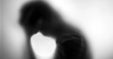 Os pacientes com gengivite crónica têm quase o dobro do risco de desenvolver depressão em comparação com aqueles que têm gengivas saudáveis.