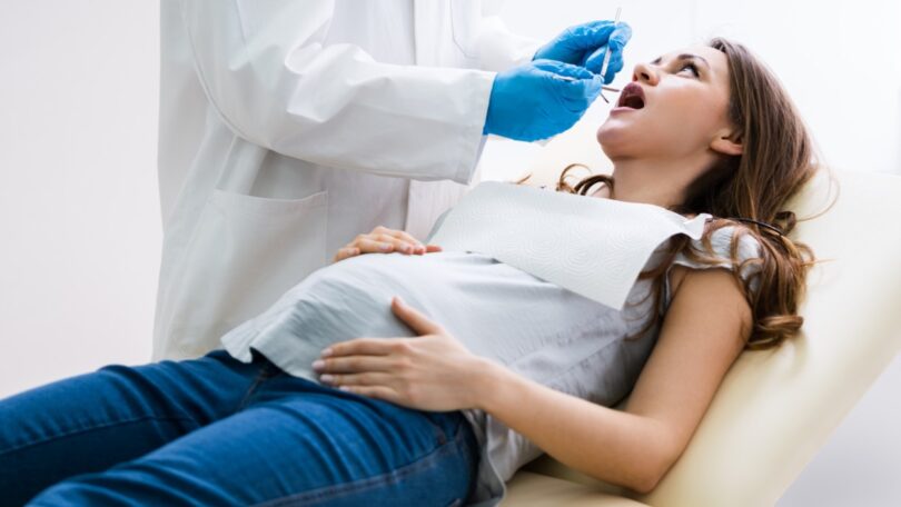 Que tipo de tratamentos dentários são seguros em pacientes grávidas é uma das principais dúvidas. Descubra algumas informações relevantes.