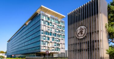 A Organização Mundial de Saúde (OMS) argumentou que é dada "atenção insuficiente" ao planeamento da mão-de-obra de saúde oral.