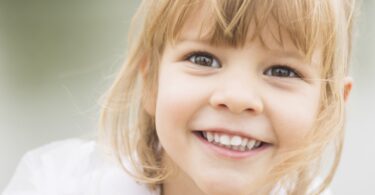 A saúde oral de crianças em comunidades com baixos rendimentos é o foco do novo estudo de cinco anos da Universidade de Illinois Chicago.