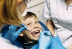 O número de check-ups dentários em crianças no Reino Unido desceu 50% em 2020. As piores taxas ocorrem entre as crianças mais jovens.