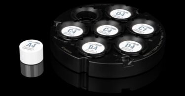 A Zirkonzahn apresentou os Multi Blank Holder 4x1 e Multi Blank Holder 7x1 Teleskoper - suportes para fresar blocos pequenos de zirconia.