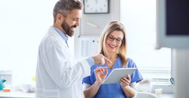 Existe, de forma evidente, alterações que o setor da medicina dentária deverá sofrer para se manter saudável e em crescimento.