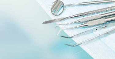 O CDD da Ordem dos Médicos Dentistas (OMD) aprovou uma nova recomendação para o uso de título de médico dentista especialista.