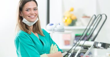 Organizações de higienistas orais lançam comunicado sobre estratégia da OMS